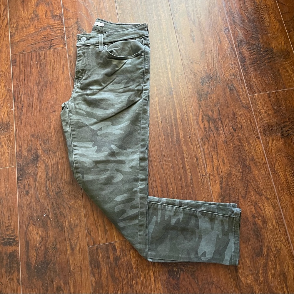 Levi’s camo jeans